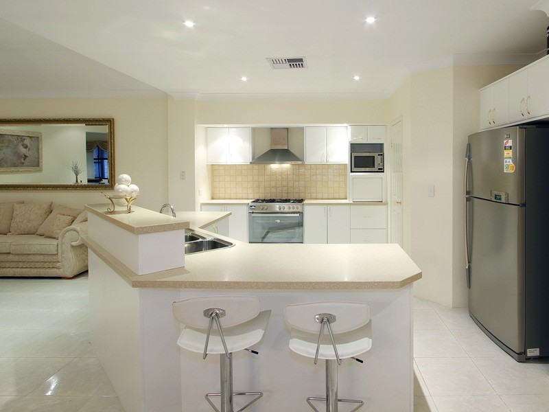 3 Aurora Drive, Atwell WA 6164