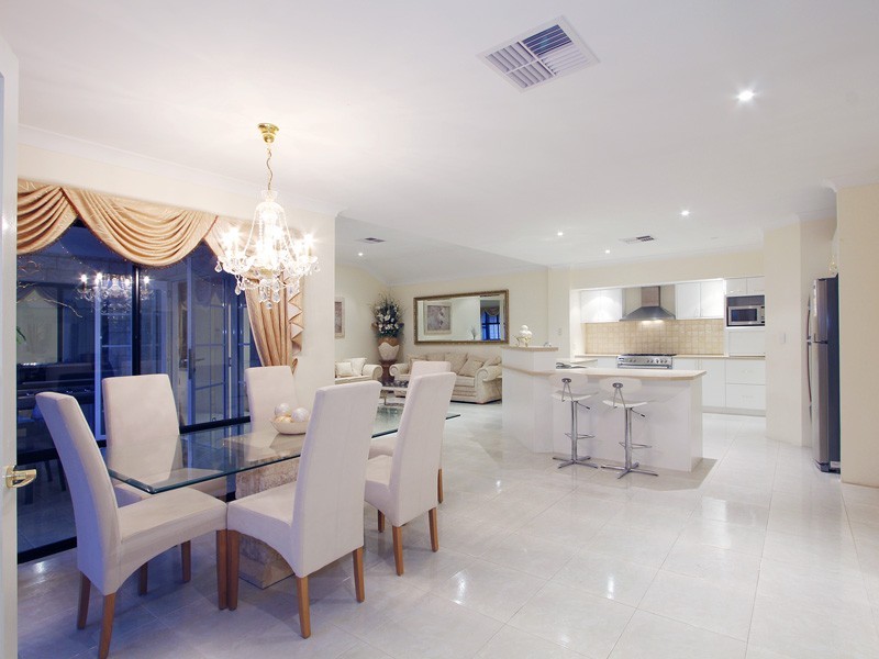 3 Aurora Drive, Atwell WA 6164