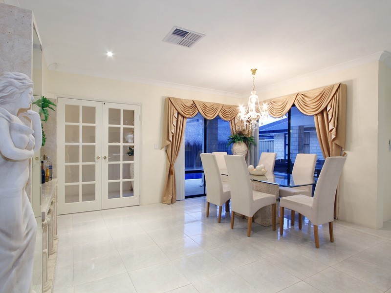 3 Aurora Drive, Atwell WA 6164