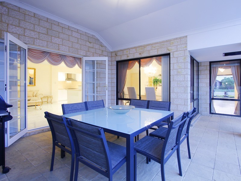 3 Aurora Drive, Atwell WA 6164