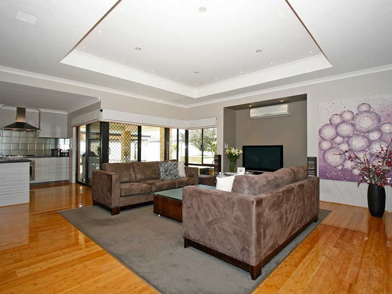 4 Caridean Way, Hammond Park WA 6164