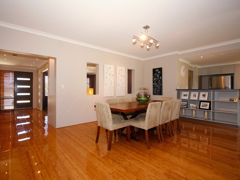 4 Caridean Way, Hammond Park WA 6164