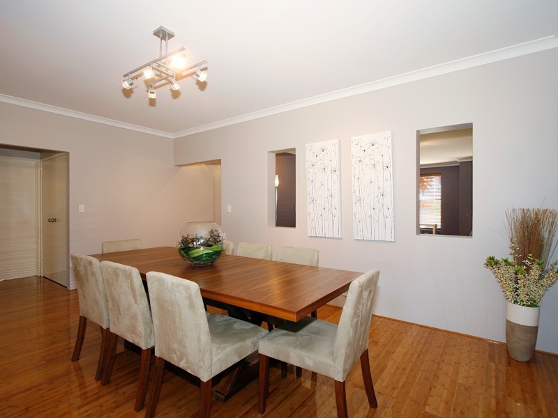 4 Caridean Way, Hammond Park WA 6164