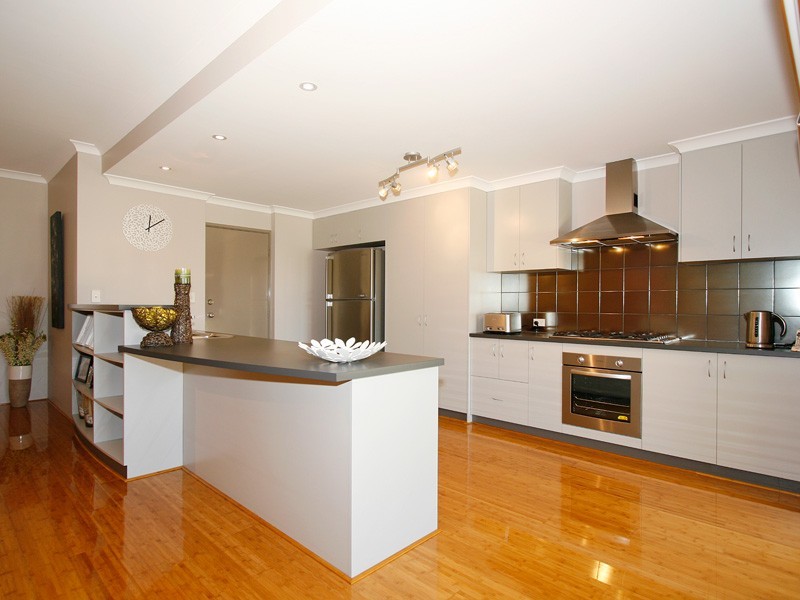 4 Caridean Way, Hammond Park WA 6164