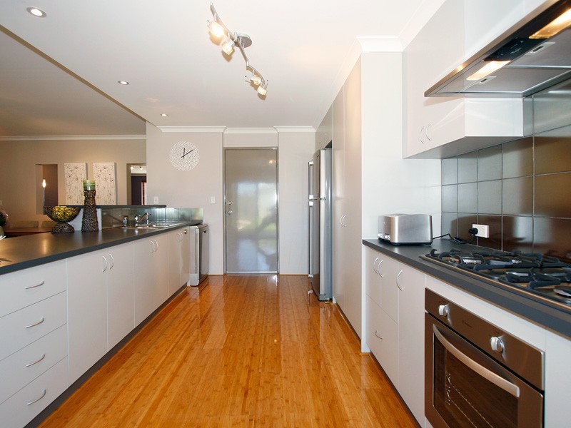 4 Caridean Way, Hammond Park WA 6164