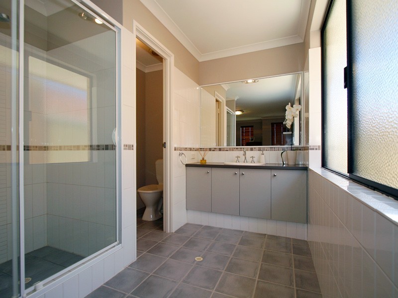 4 Caridean Way, Hammond Park WA 6164