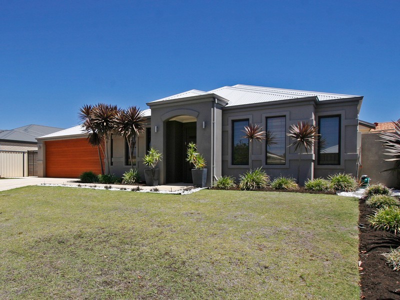 4 Caridean Way, Hammond Park WA 6164