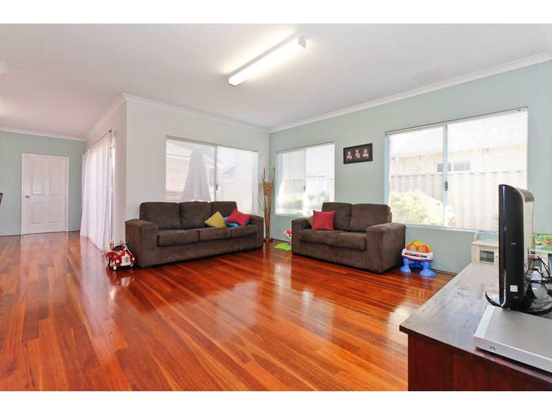 57 Aurora Drive, Atwell WA 6164