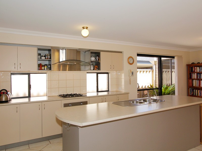 100 Aurora Drive, Atwell WA 6164