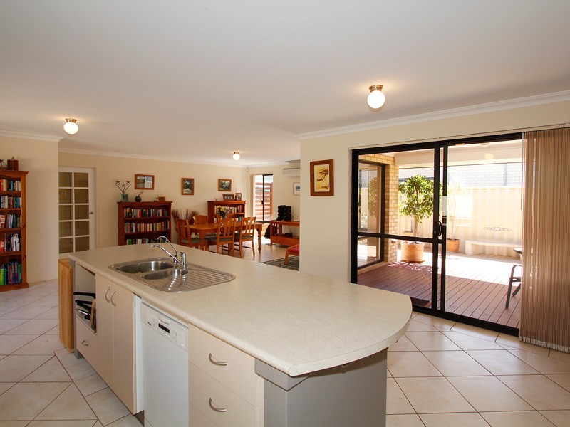 100 Aurora Drive, Atwell WA 6164