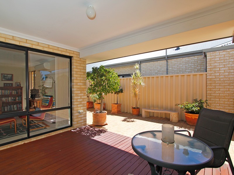 100 Aurora Drive, Atwell WA 6164