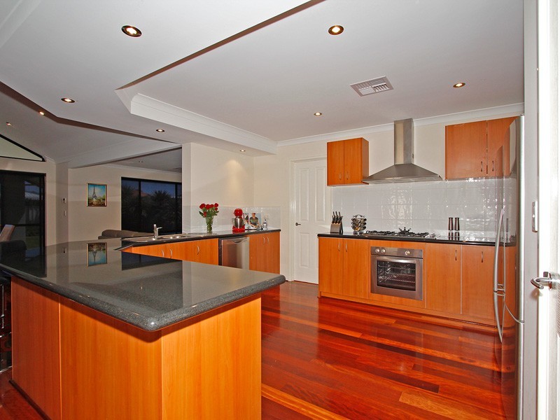 3 Isaac Street, Hammond Park WA 6164