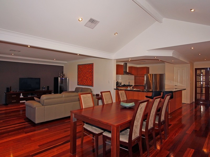 3 Isaac Street, Hammond Park WA 6164