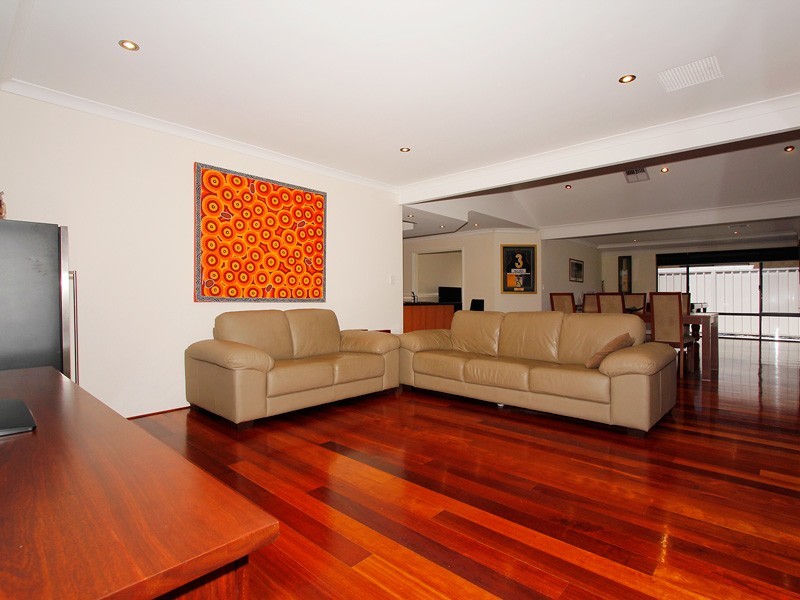 3 Isaac Street, Hammond Park WA 6164