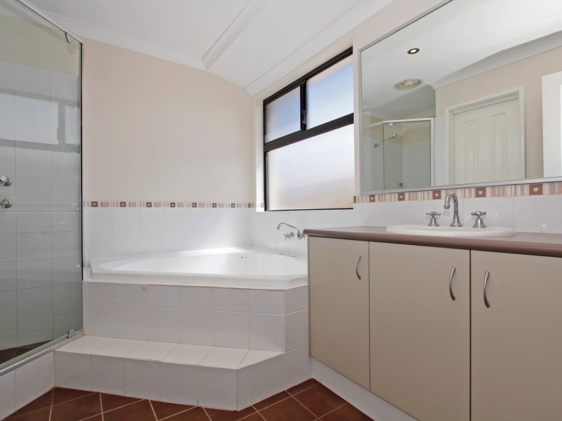 3 Isaac Street, Hammond Park WA 6164