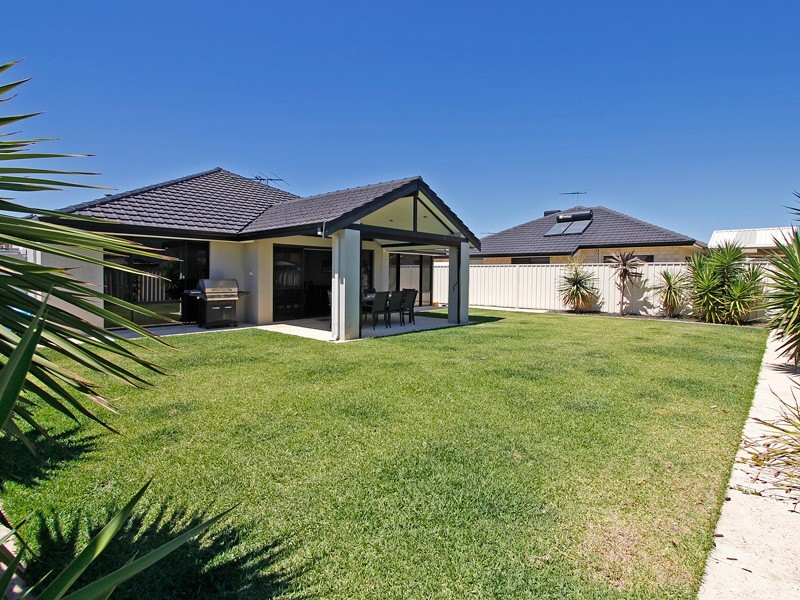 3 Isaac Street, Hammond Park WA 6164