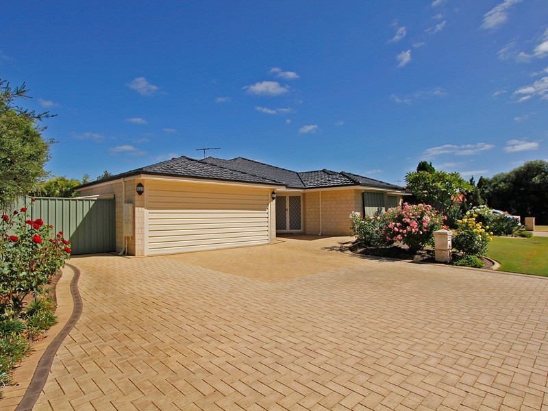 64 Folland Parade, Atwell WA 6164