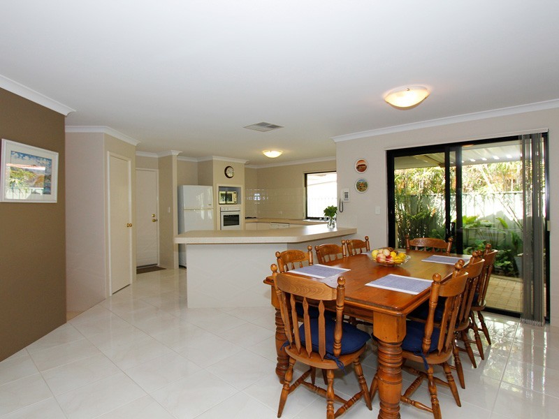 64 Folland Parade, Atwell WA 6164