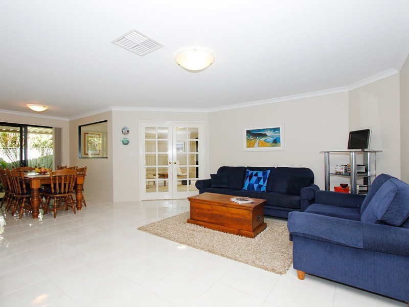 64 Folland Parade, Atwell WA 6164