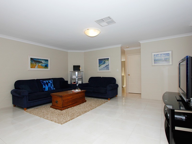 64 Folland Parade, Atwell WA 6164