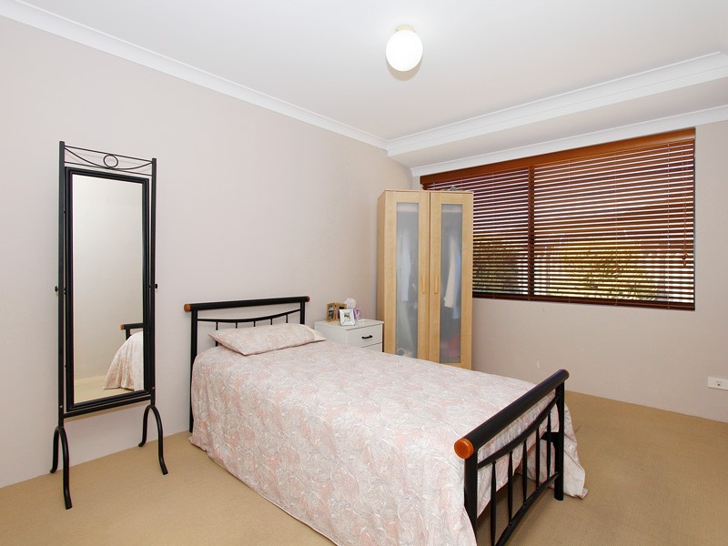 4 New England Vista, Aubin Grove WA 6164