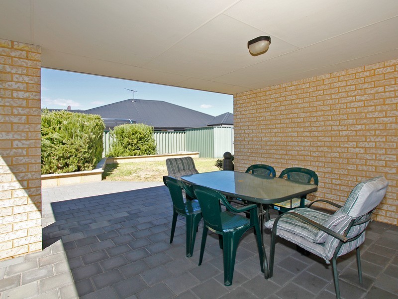 4 New England Vista, Aubin Grove WA 6164