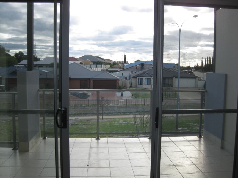 11/105 Wentworth Parade, Success WA 6164