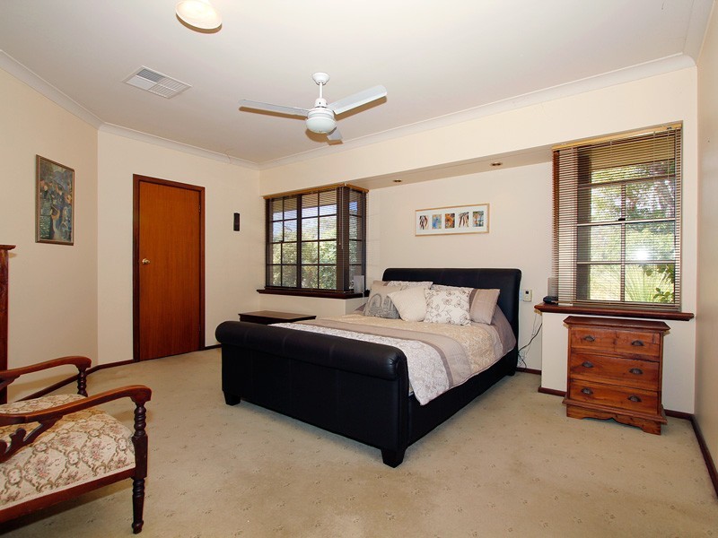 10 Lakes Way, Jandakot WA 6164