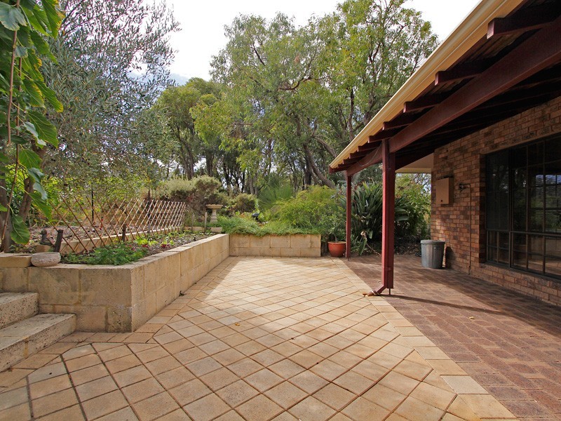 10 Lakes Way, Jandakot WA 6164