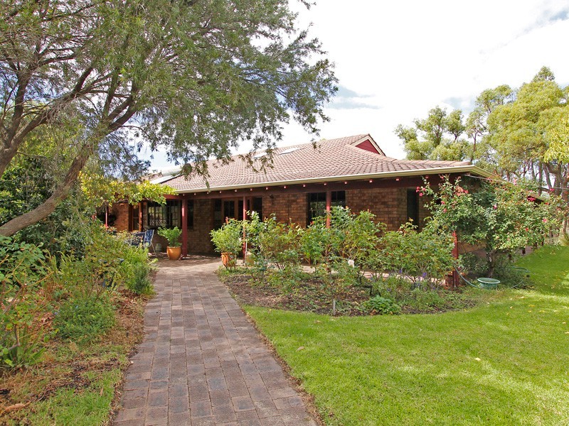 10 Lakes Way, Jandakot WA 6164