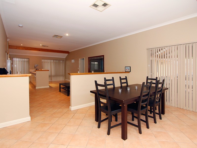 24 Veneta Circuit, Atwell WA 6164