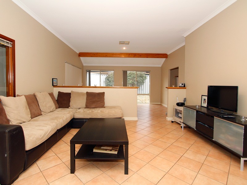 24 Veneta Circuit, Atwell WA 6164