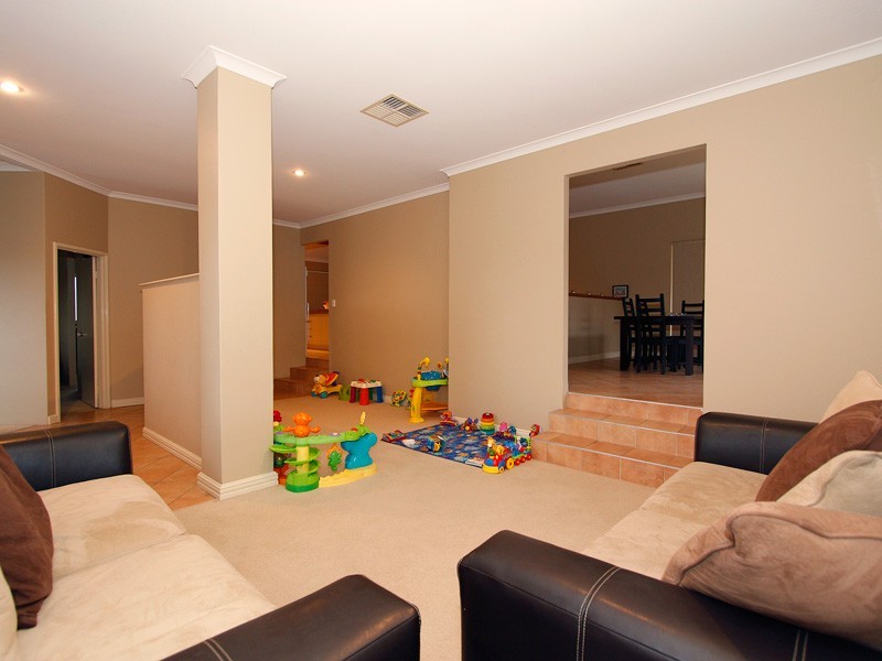 24 Veneta Circuit, Atwell WA 6164