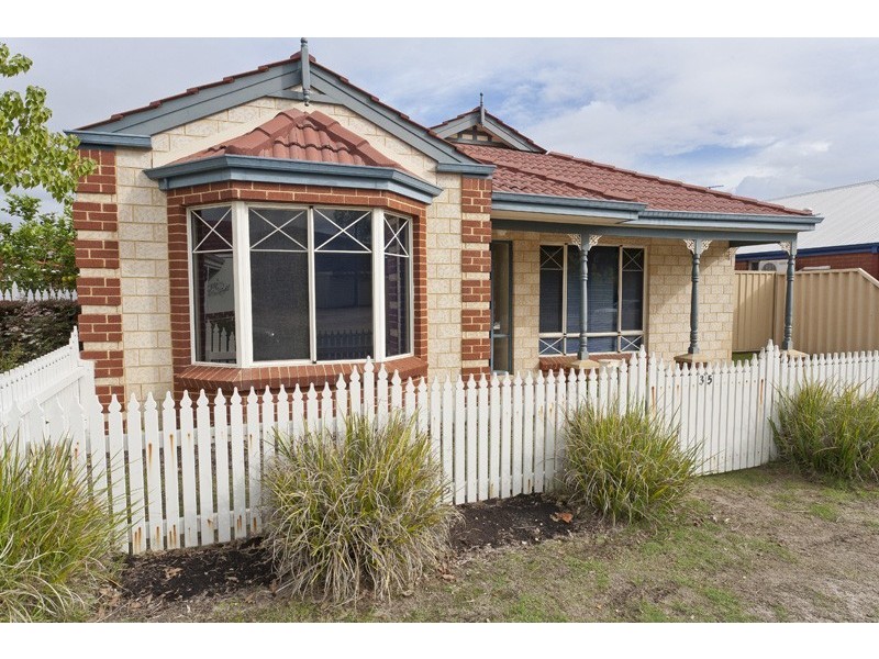 35 Windchime Terrace, Atwell WA 6164