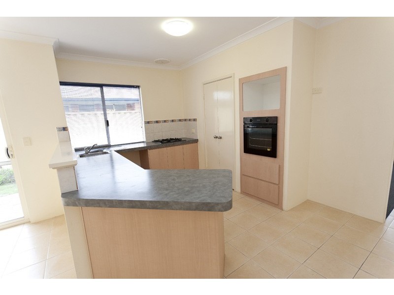 35 Windchime Terrace, Atwell WA 6164
