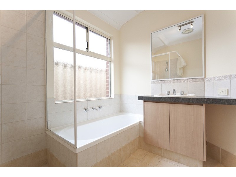 35 Windchime Terrace, Atwell WA 6164