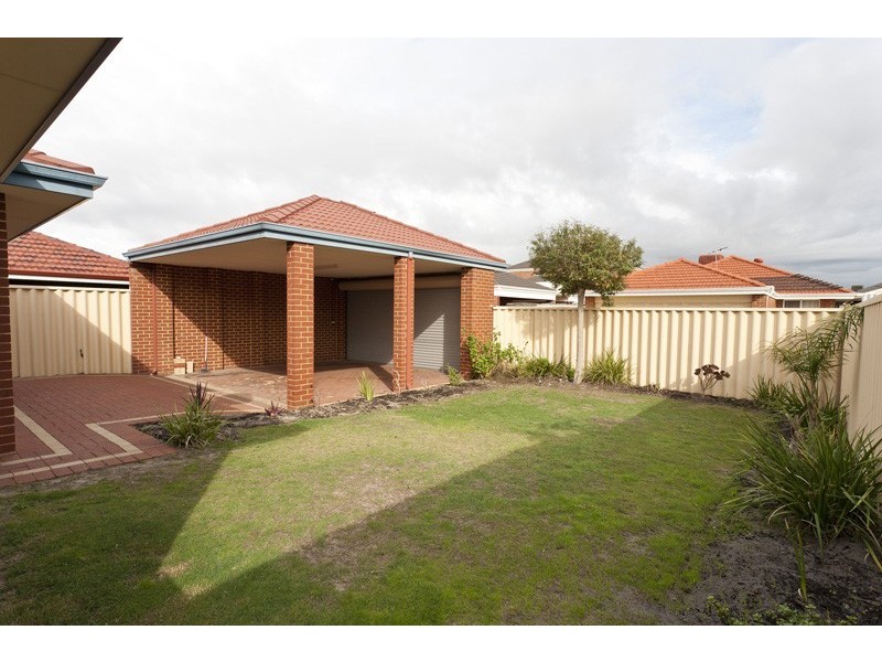 35 Windchime Terrace, Atwell WA 6164