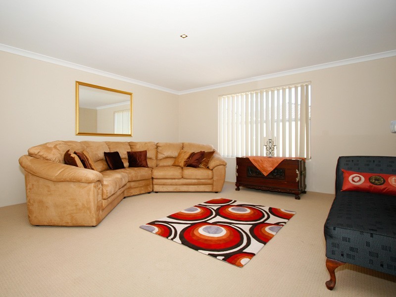 16 Cotter Loop, Success WA 6164