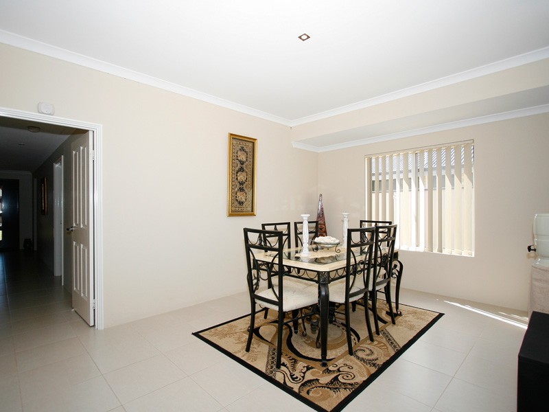 16 Cotter Loop, Success WA 6164