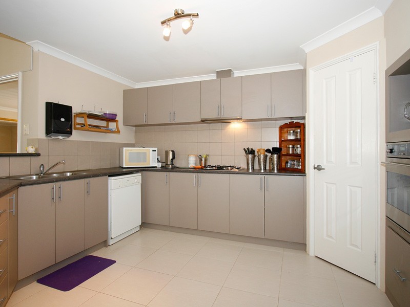 16 Cotter Loop, Success WA 6164