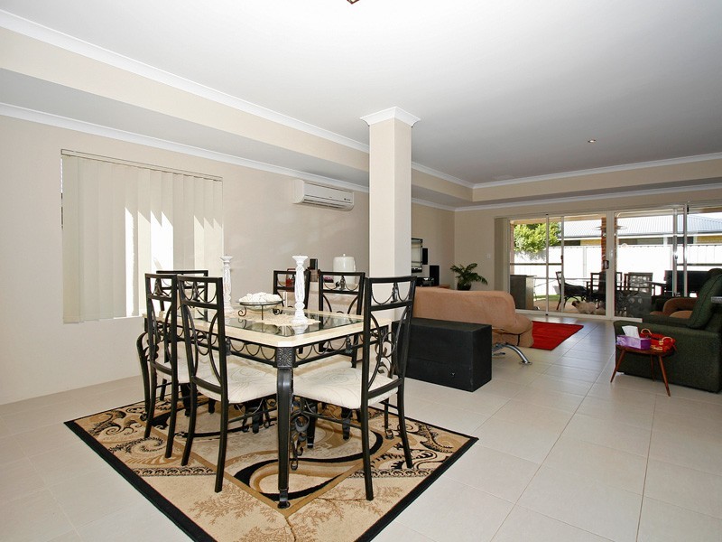 16 Cotter Loop, Success WA 6164