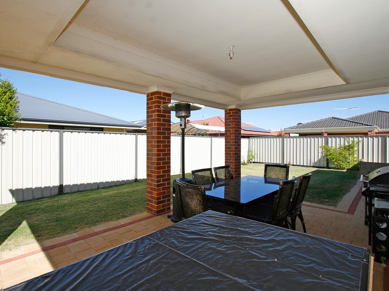 16 Cotter Loop, Success WA 6164