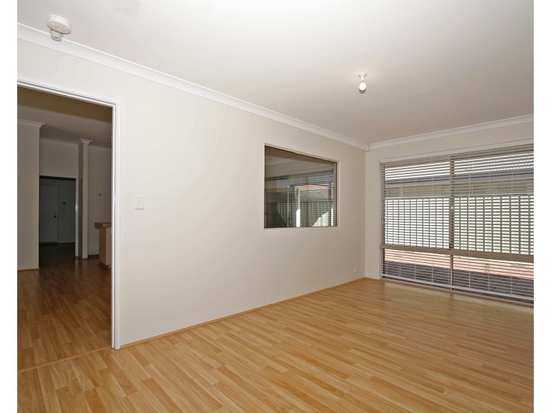 6 Tozer Loop, Atwell WA 6164