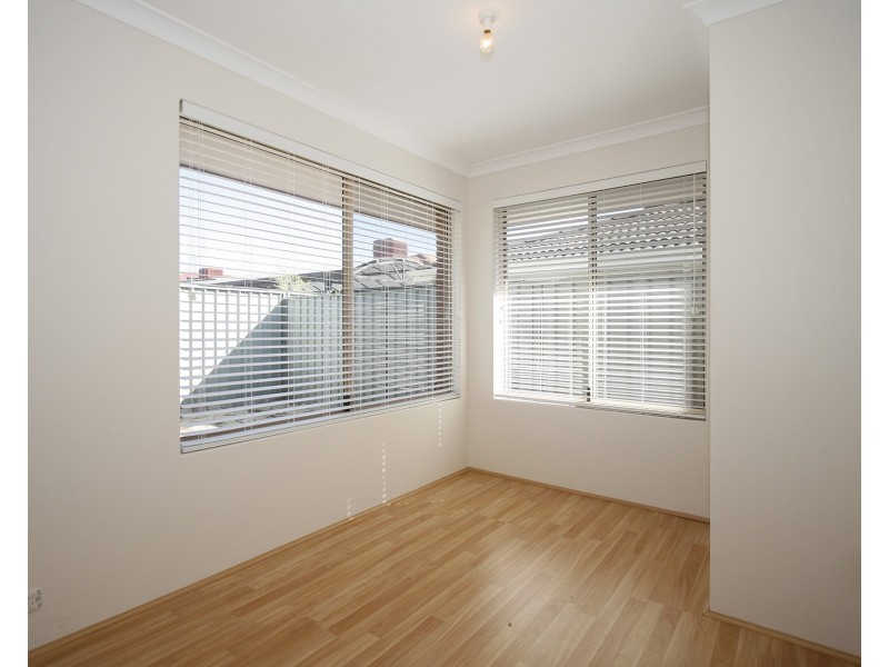 6 Tozer Loop, Atwell WA 6164
