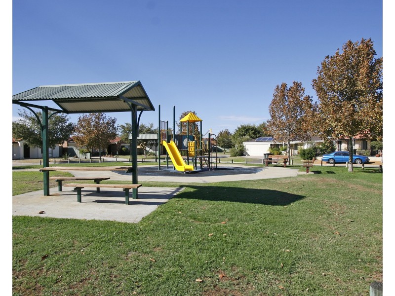 6 Tozer Loop, Atwell WA 6164