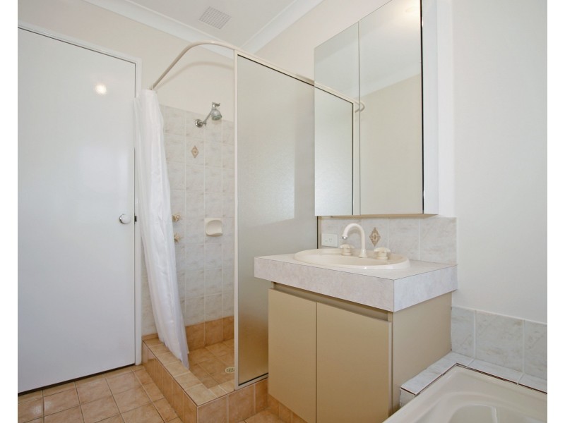 6 Tozer Loop, Atwell WA 6164