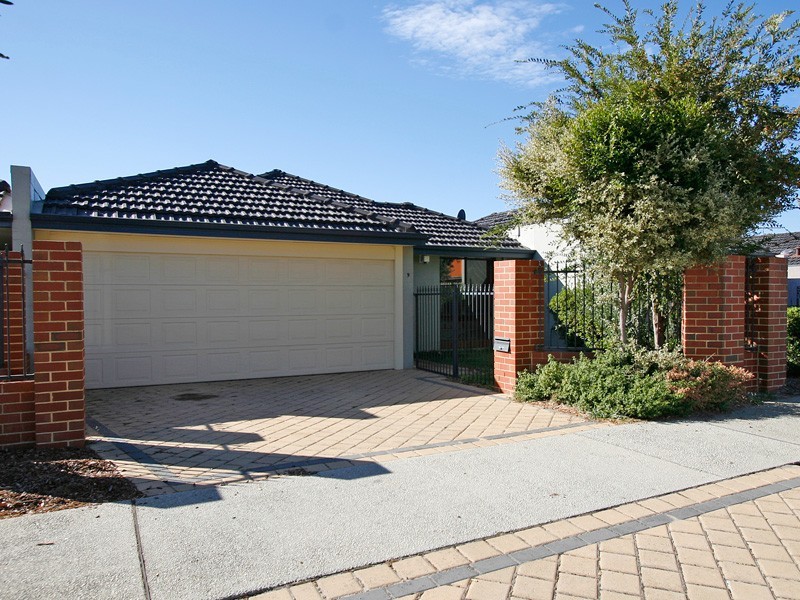 9/18 Serenity Parkway, Hammond Park WA 6164