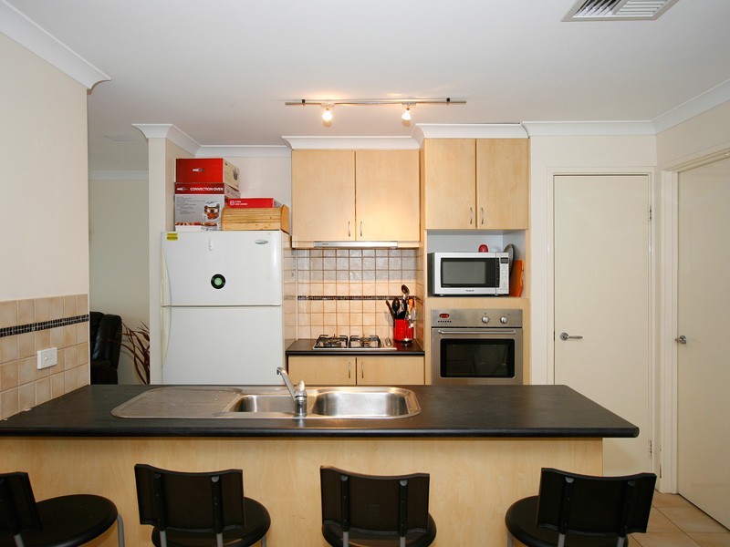 9/18 Serenity Parkway, Hammond Park WA 6164