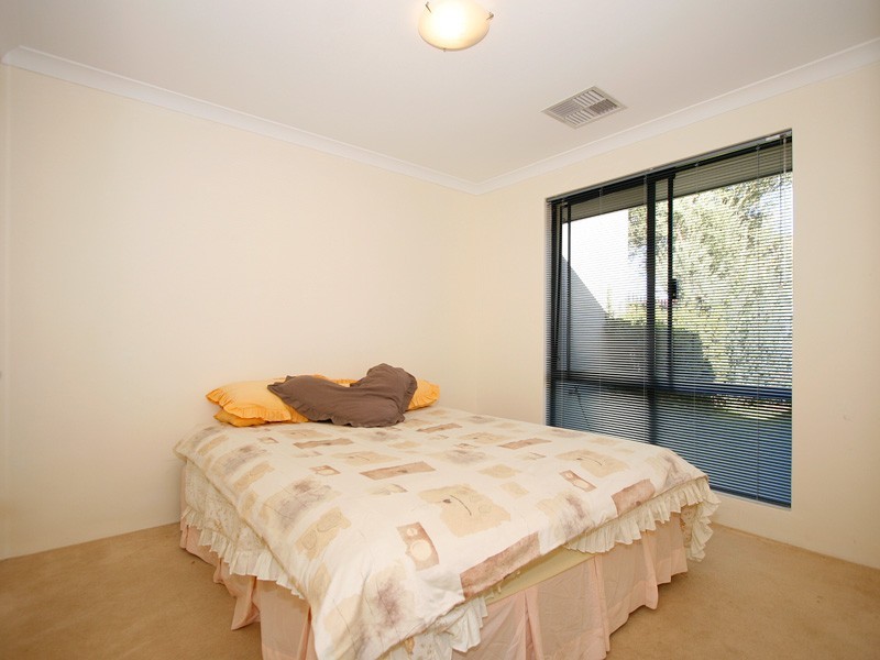 9/18 Serenity Parkway, Hammond Park WA 6164