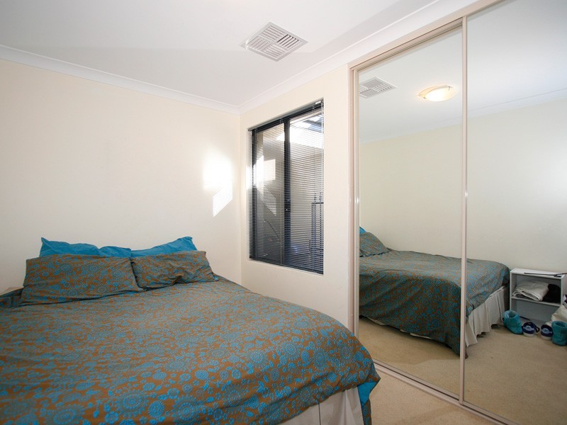 9/18 Serenity Parkway, Hammond Park WA 6164